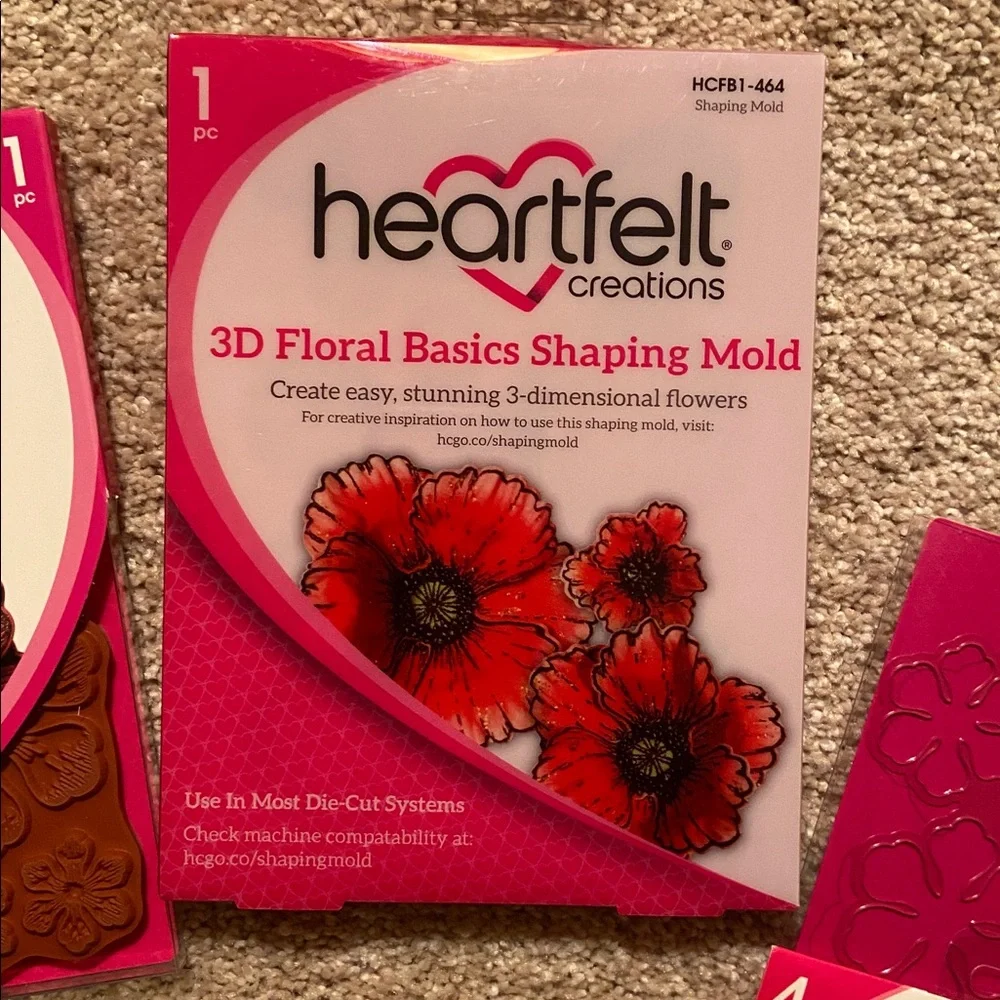 Heartfelt Creations 8 Piece Set With Shaping Mold and DieCuts - Picture 2 of 8